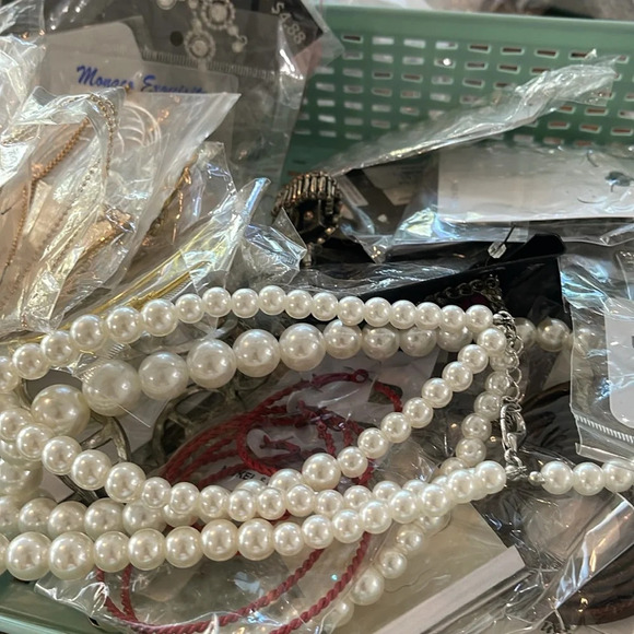 2.11 lbs  fashion jewelry scrap crafts project earrings necklace ring bracelet - Picture 2 of 16